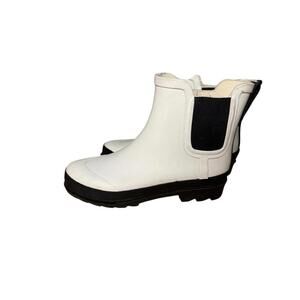 J.Crew Short Lug-Sole Chelsea Rain Boots size 7 White Outdoor Pull On Booties